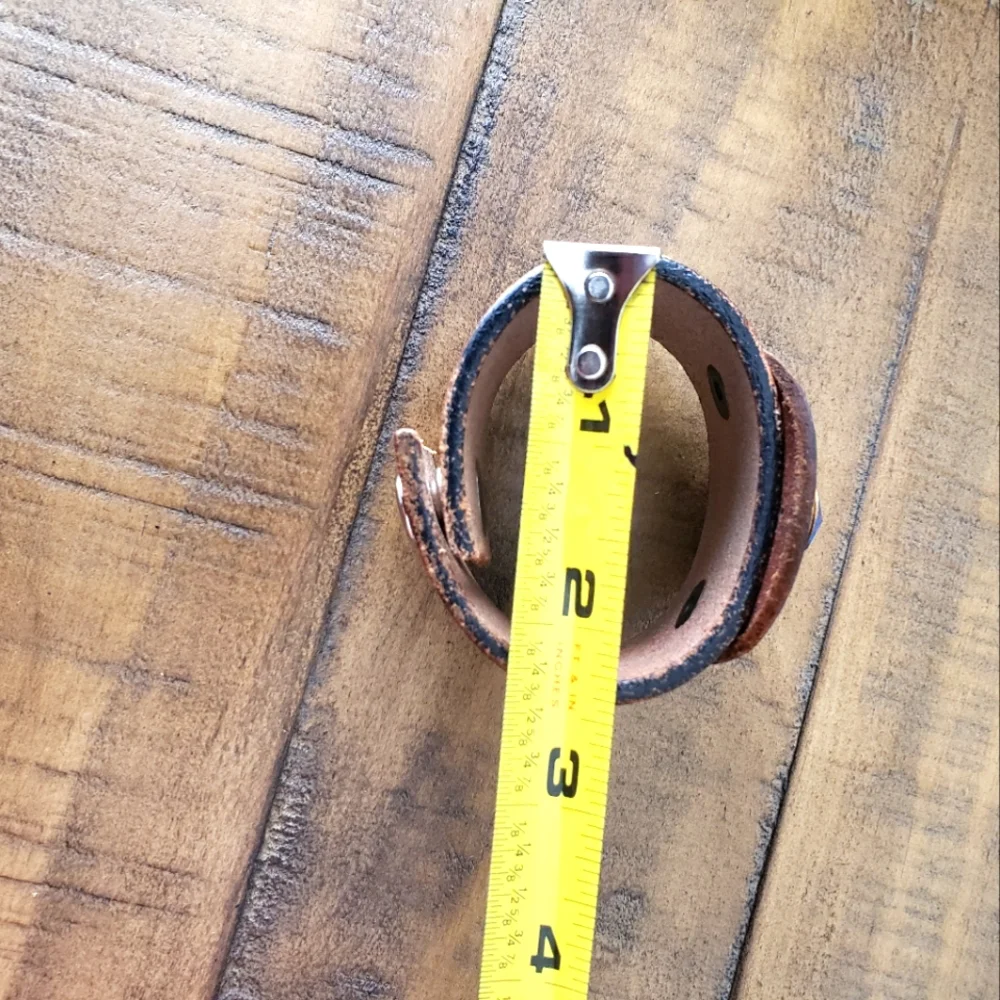 Bracelet - leather cuff - Picture 13 of 13
